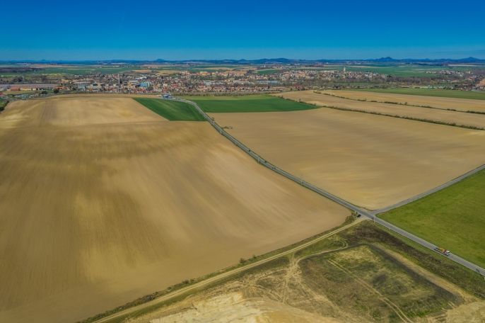 Prodej, Pole, Benátky nad Jizerou