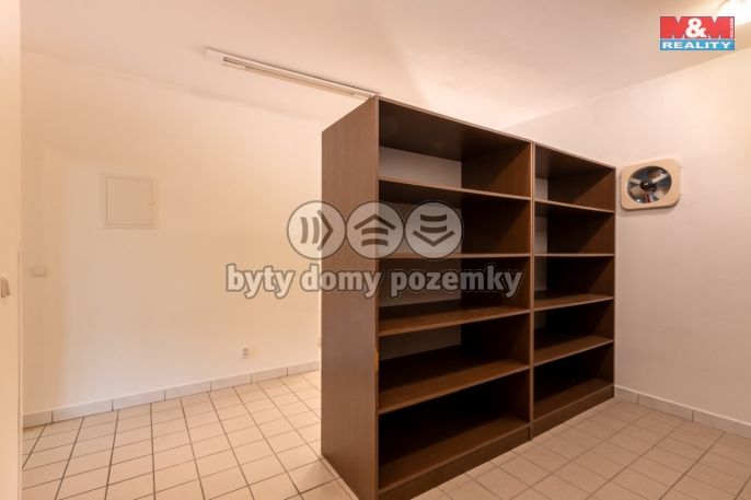 Prodej, Obchod a služby, Postoloprty