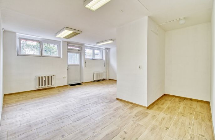 Prodej, Obchod a služby, Most