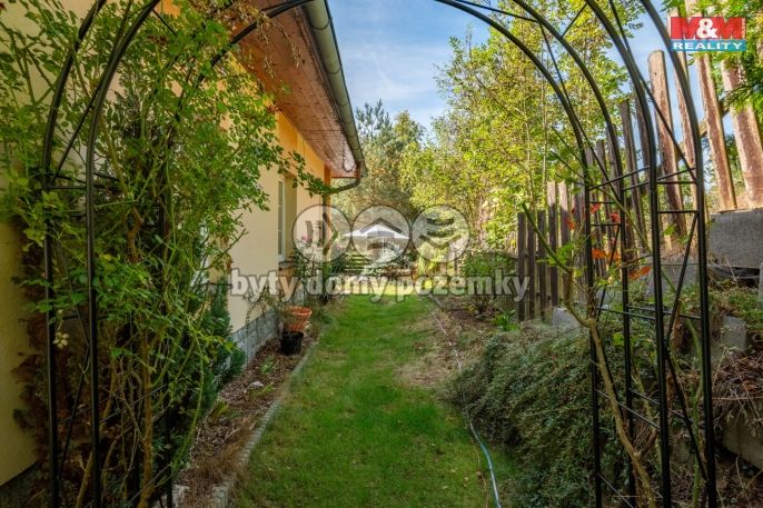 Prodej, Rodinný dům, Hajany