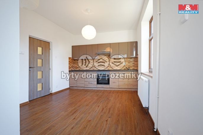 Prodej, Nájemní dům, Ostrov