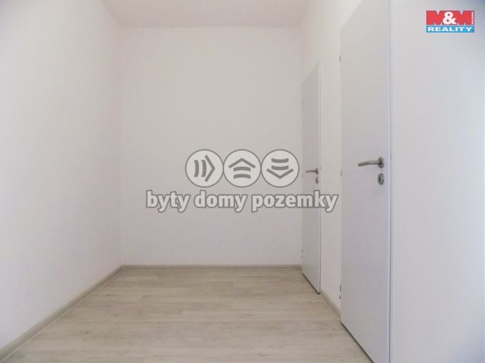 Pronájem, Byt 1+1, Ostrov