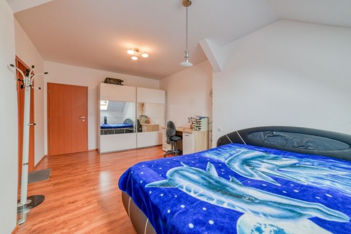 Prodej, Obchod a služby, Žlutice