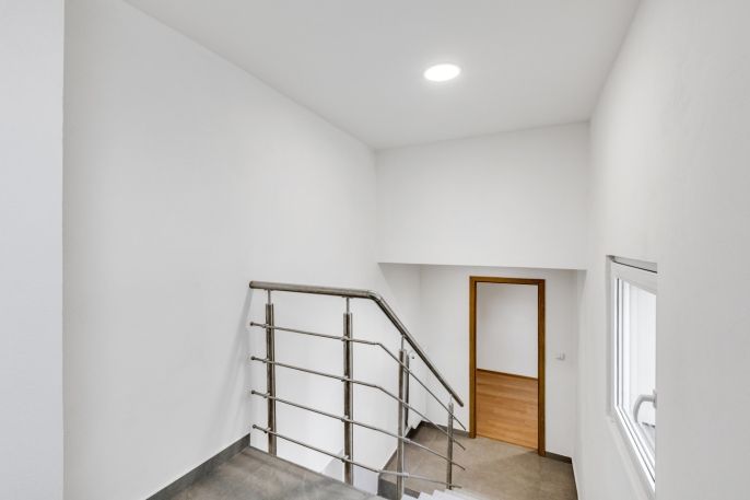 Prodej, Byt 3+kk, Lochovice