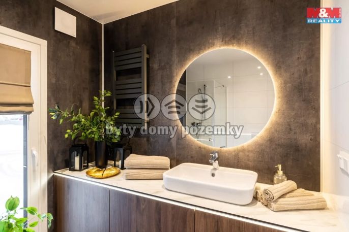 Prodej, Na klíč, Nekoř