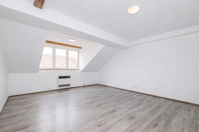 Pronájem, Byt 1+kk, Plzeň