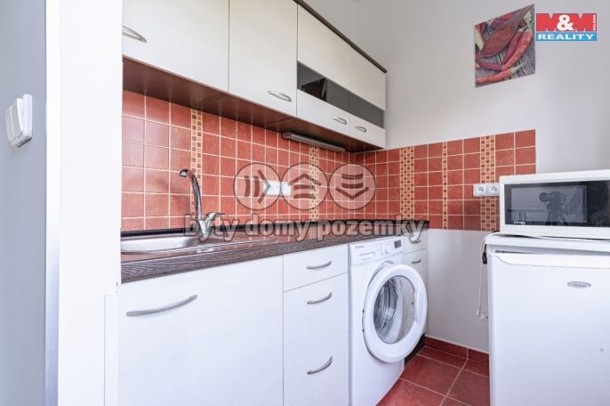 Pronájem, Byt 1+kk, Hradec Králové