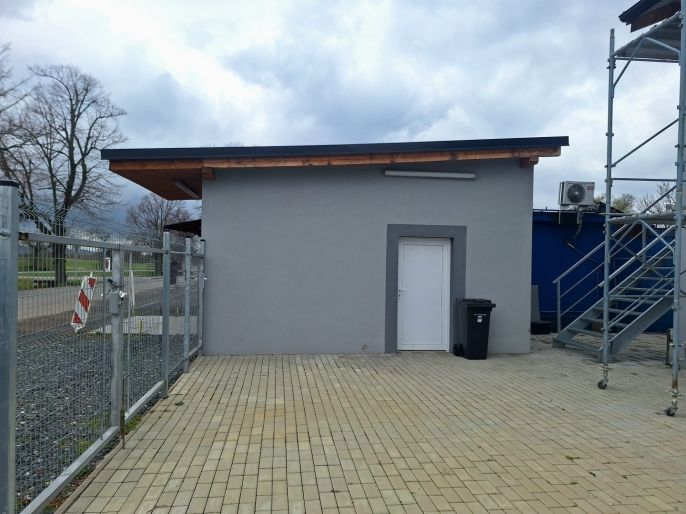 Pronájem, Obchod a služby, Rostoklaty