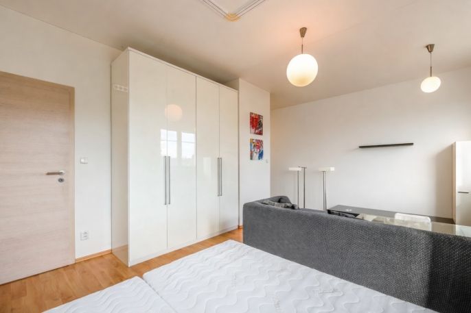 Pronájem, Byt 1+kk, Plzeň