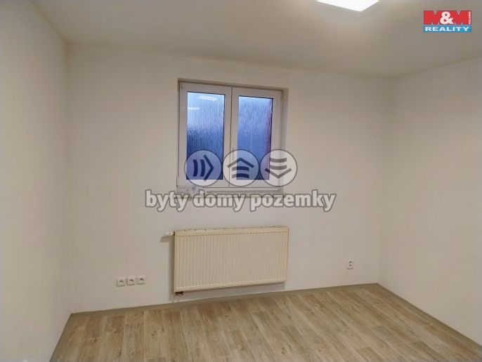 Pronájem, Obchod a služby, Kravaře