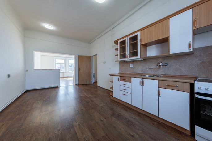 Pronájem, Byt 3+1, Cheb