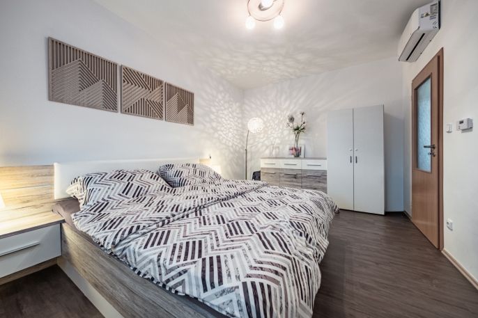 Pronájem, Byt 2+kk, Chvalovice