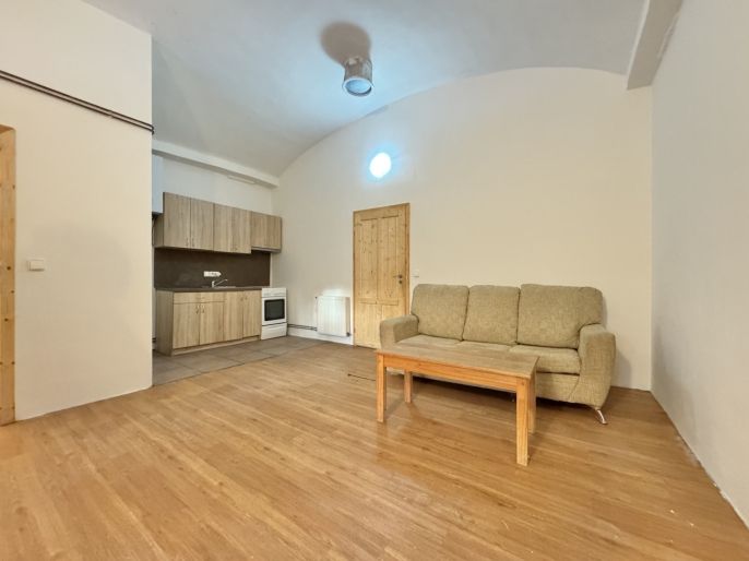 Pronájem, Byt 1+1, Slaný