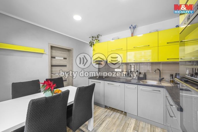 Prodej, Byt 4+1, Holice