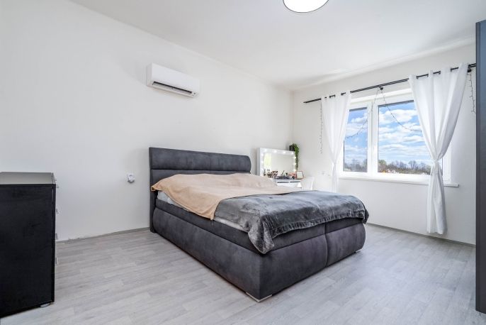 Prodej, Nájemní dům, Dymokury