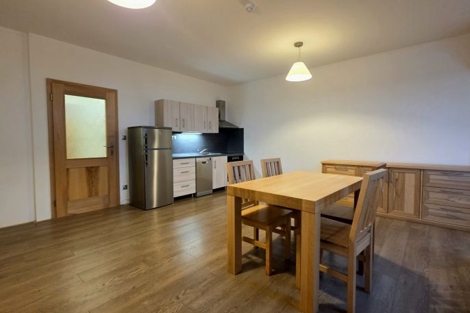 Pronájem, Byt 1+kk, Čermná