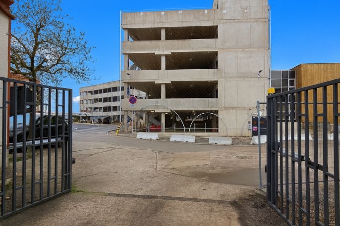 Pronájem, Obchod a služby, Pardubice