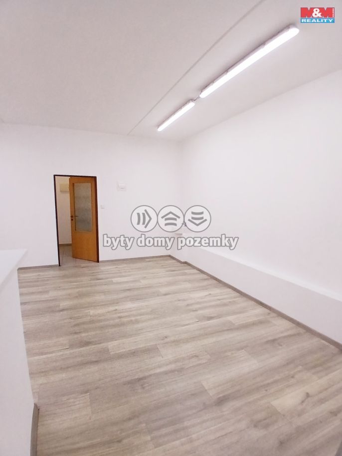 Pronájem, Obchod a služby, Pelhřimov