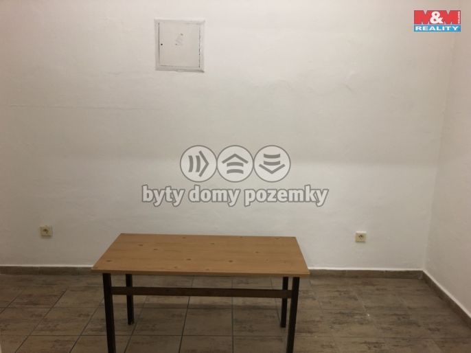 Pronájem, Obchod a služby, Hranice