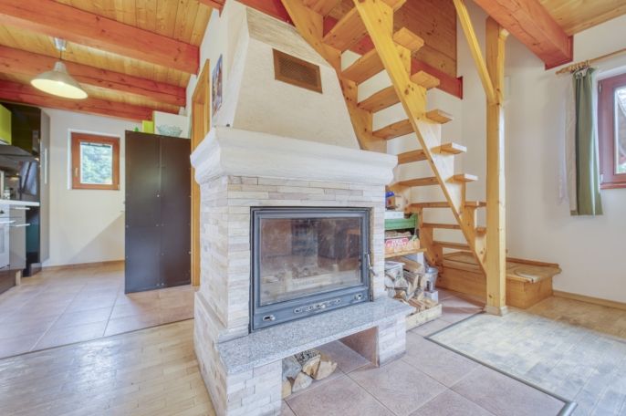 Prodej, Chalupa, Čím