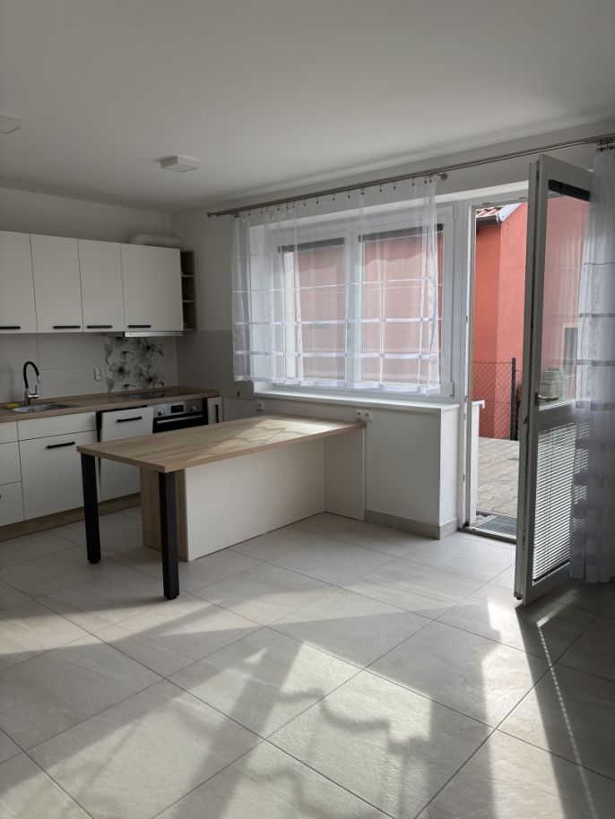 Pronájem, Byt 2+kk, Benátky nad Jizerou