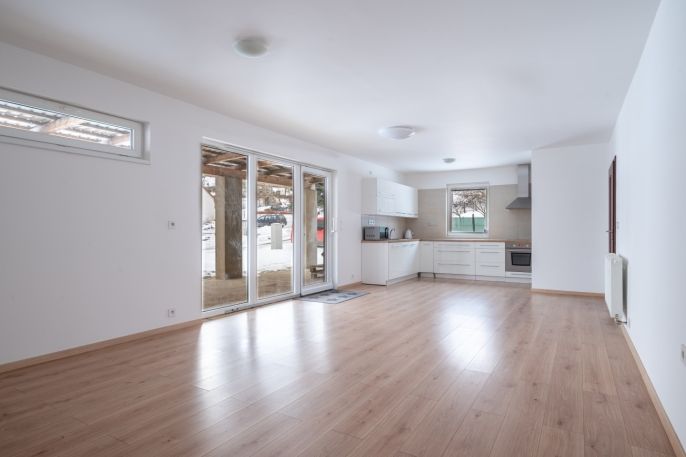 Prodej, Obchod a služby, Šumavské Hoštice