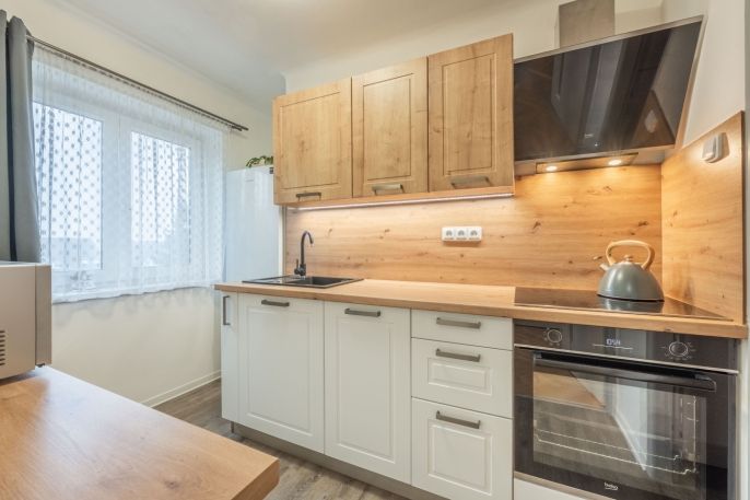 Prodej, Byt 3+1, 61 m², Hostivice, Školská