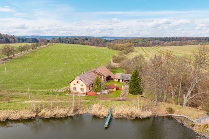 Prodej, Zemědělská usedlost, Zásmuky