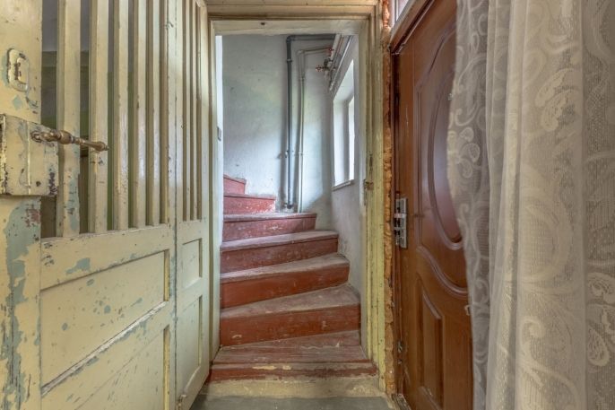 Prodej, Nájemní dům, Domousnice