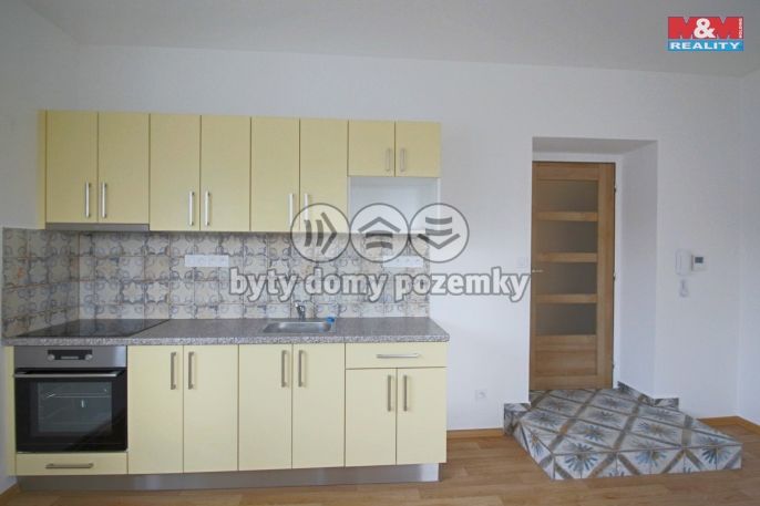 Pronájem, Byt 1+kk, Hradec Králové