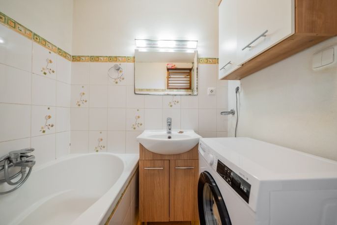 Prodej, Byt 3+1, Práče