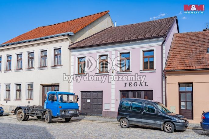 Pronájem, Obchod a služby, Počátky