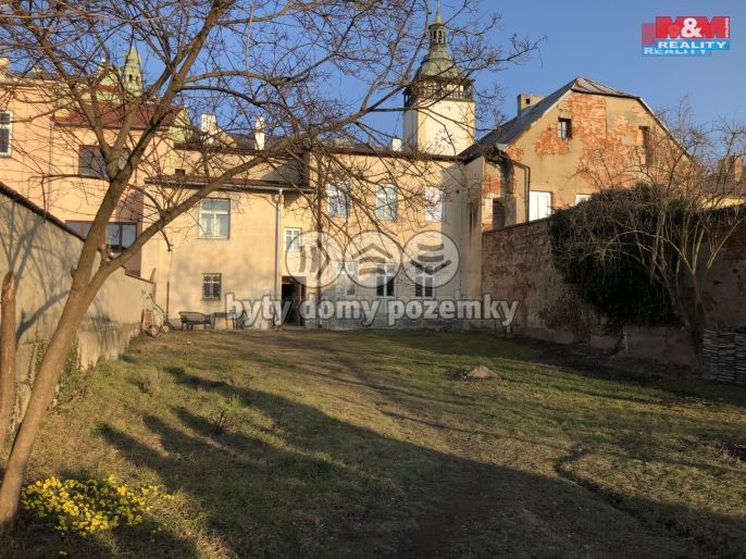 Pronájem, Obchod a služby, Hranice