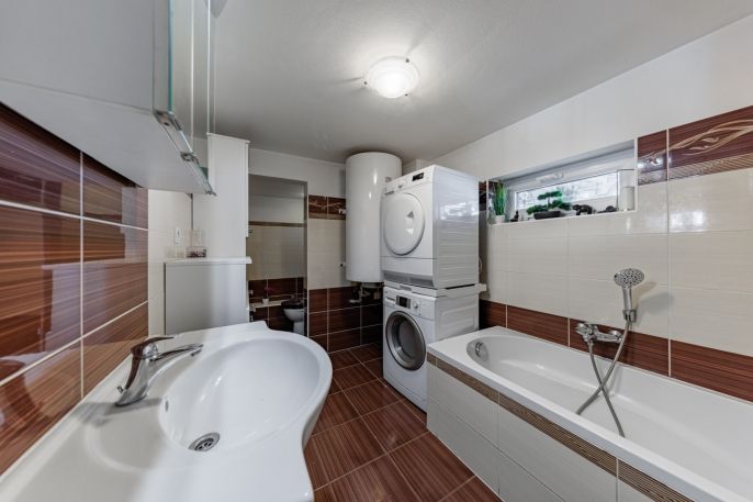 Prodej, Nájemní dům, Karlovy Vary