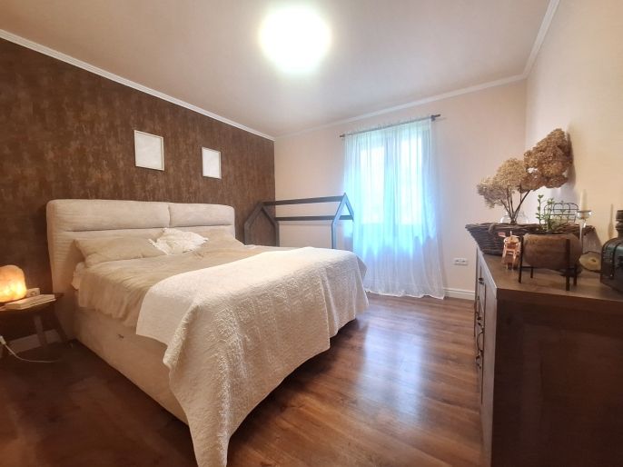 Prodej, Rodinný dům, Pohledy