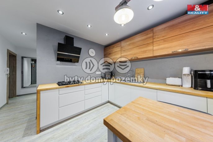 Prodej, Byt 3+1, Loket