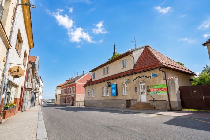 Pronájem, Obchod a služby, Skuteč