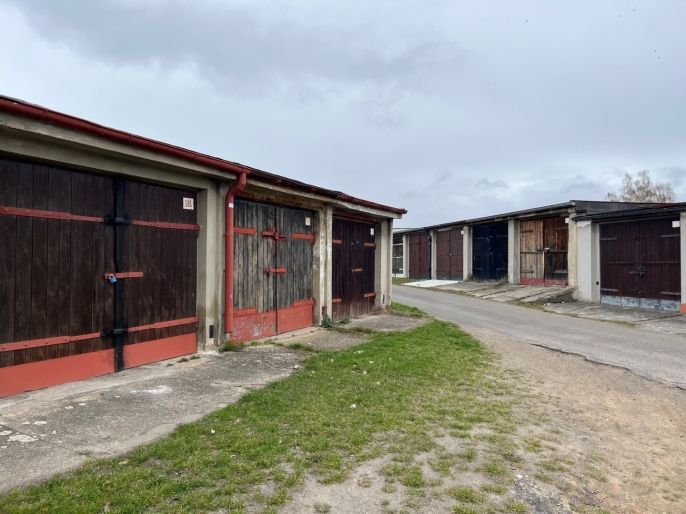 Prodej, Garáž, Most