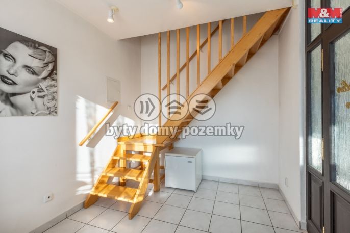 Prodej, Obchod a služby, Postoloprty