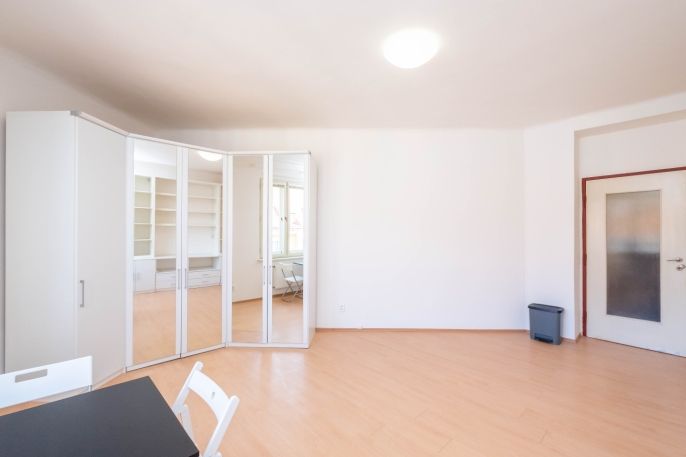 Pronájem, Byt 1+kk, Praha