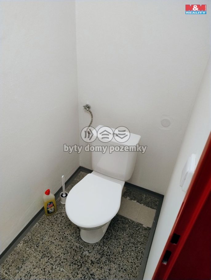 Pronájem, Obchod a služby, Kravaře