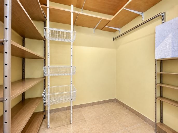 Pronájem, Obchod a služby, Uničov