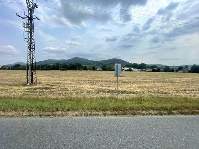 Prodej, Pole, Chodouň