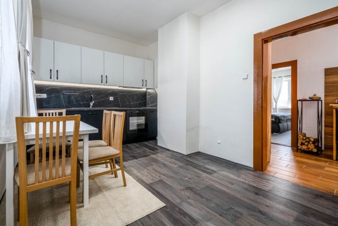 Prodej, Nájemní dům, Dymokury