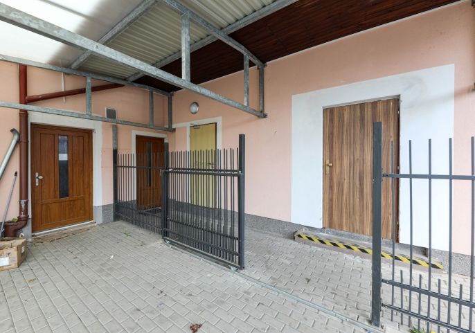 Pronájem, Obchod a služby, Nýřany