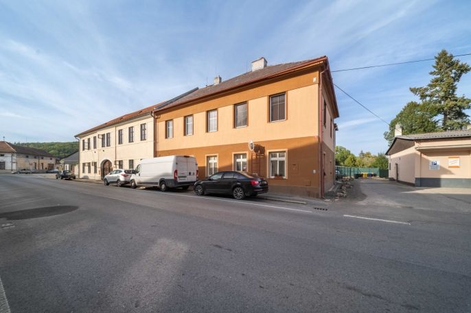 Prodej, Byt 4+kk, Lochovice
