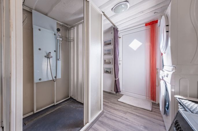 Prodej, Vinný sklep, Chvalovice