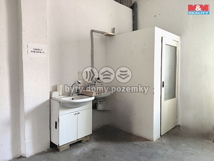 Pronájem, Obchod a služby, Církvice