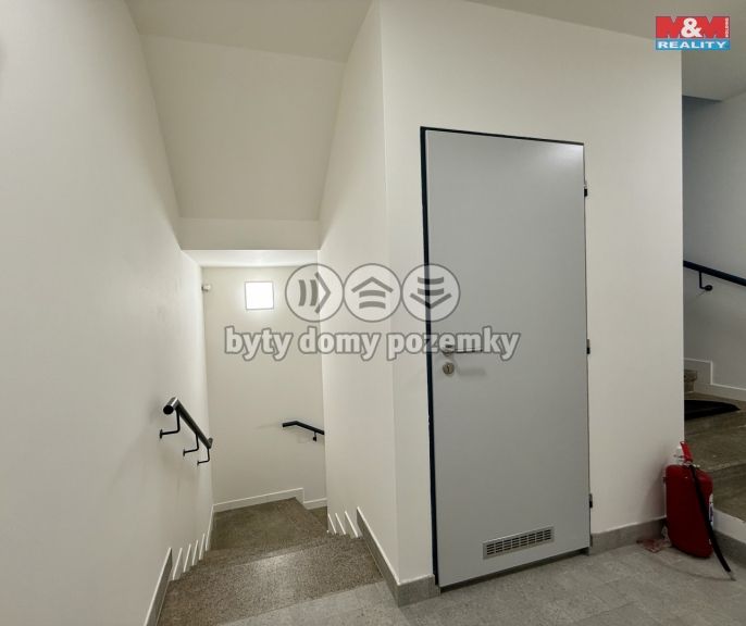 Pronájem, Byt 4+kk, Měchenice