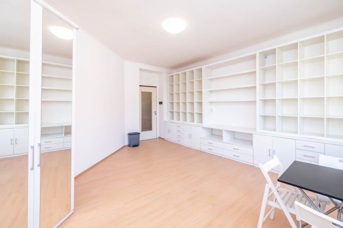 Pronájem, Byt 1+kk, Praha